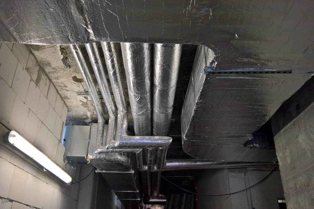 Precise planning of the heating lines on the large construction site in Berlin ensures energy efficiency and optimal system performance.